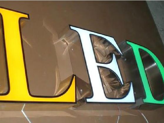 凉山州介绍LED招牌的基础知识。